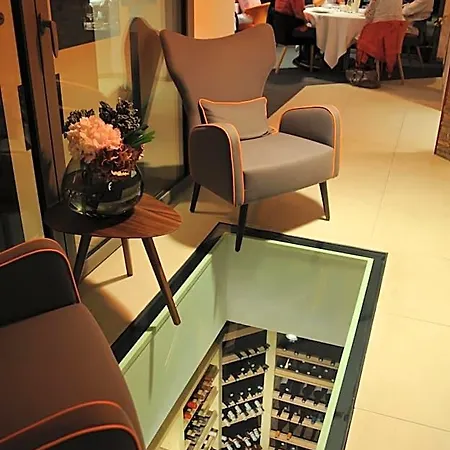 Hotel-restaurant L'aquarelle Breuillet (Charente-Maritime)