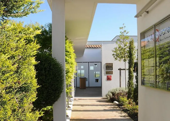 Hotel Hotel-restaurant L'aquarelle Breuillet (Charente-Maritime)